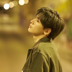 翟潇闻 ดาวน์โหลดและฟังเพลงฮิตจาก 翟潇闻