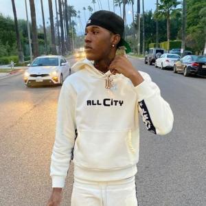 Dengarkan lagu Dont Make Me Crash (feat. BandmanRill) (Explicit) nyanyian DJ Switch9 dengan lirik