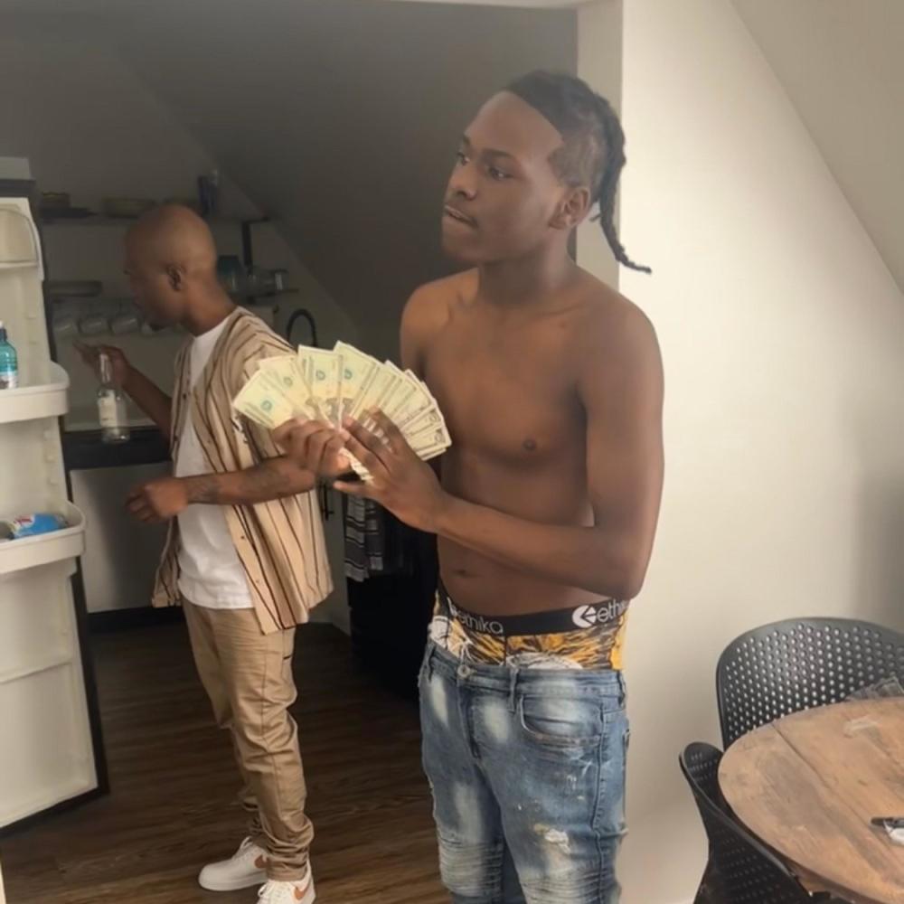 Bruised~freebro (Explicit)