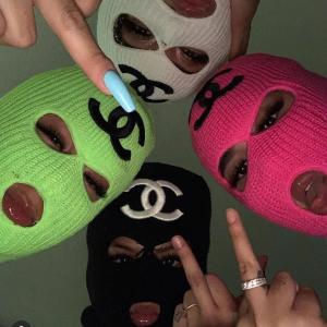 收聽ILYAdrian的Hold Up 2! (feat. REDEMBRECE) (Explicit)歌詞歌曲