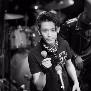Dengarkan 这样很好 (Isha's Song) (《英雄联盟：双城之战》动画第二季原声) (cover: 陈奕迅|英雄联盟|双城之战) (完整版) lagu dari 朱昱陶 dengan lirik