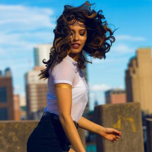 收聽Stræpa的Break through (feat. Roel van Wijk)歌詞歌曲