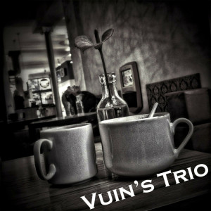 收聽Vuin's Trio的Animals歌詞歌曲