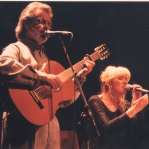 ดาวน์โหลดและฟังเพลง Me Sirve y No Me Sirve พร้อมเนื้อเพลงจาก Washington Carrasco