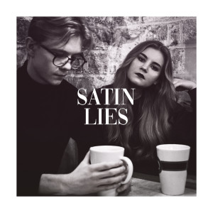 Justëlle的專輯Satin Lies