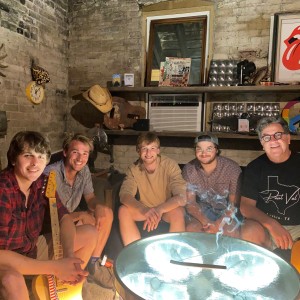 default playlist img