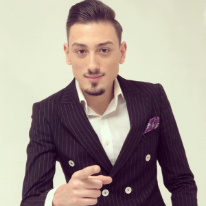 Dengarkan Fa-Mi Cadou O Sansa lagu dari Valentino dengan lirik