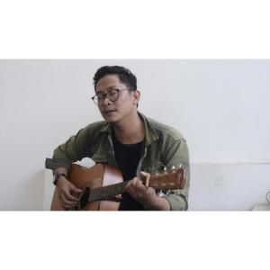 收聽Zumi Paputungan的MENYALA DALAM INGATAN歌詞歌曲