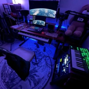 Album 受伤的行星 from 吕小毅