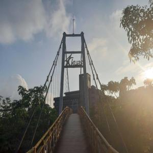 Dengarkan Ri Chu lagu dari 哆啦冠 dengan lirik