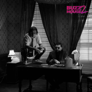 Listen to Regele (From Buzz House: The Movie 2) song with lyrics from Rares