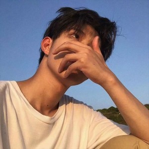 Listen to 在我世界 (DJ版) song with lyrics from 高明远