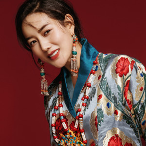 Listen to 我一生最最爱的人 song with lyrics from 泽旺拉姆