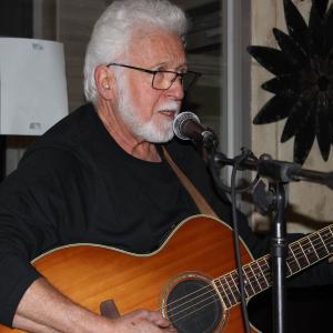 ดาวน์โหลดและฟังเพลง Maybe You'll Love Me Too พร้อมเนื้อเพลงจาก Wayne Madder