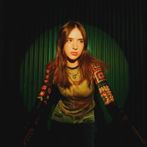 ดาวน์โหลดและฟังเพลง I FOLLOW YOU พร้อมเนื้อเพลงจาก Gabriela Bee