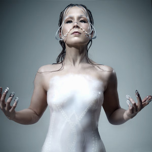 Dengarkan Reach :Dione (Monkey Safari Remix) lagu dari Delhia de France dengan lirik