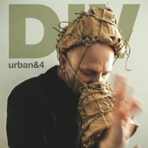 Dengarkan Div lagu dari Urban&4 dengan lirik