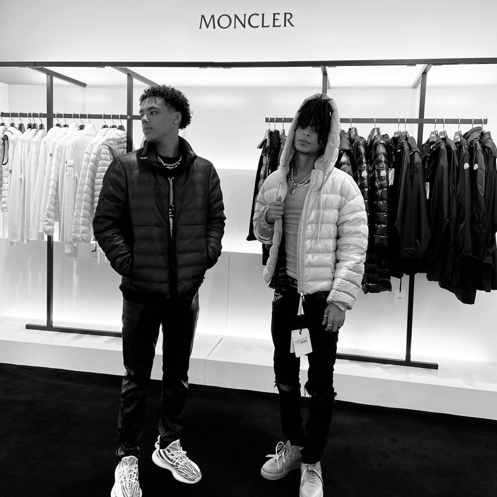Moncler Sweater (feat. Lil Brady) (Explicit)