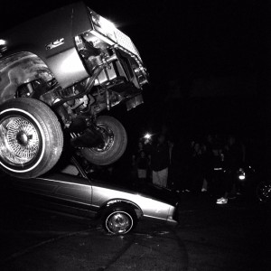 The Tracks的专辑Go Out Tonight