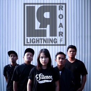 ดาวน์โหลดและฟังเพลง Don't Stop Us พร้อมเนื้อเพลงจาก Lightning Roar