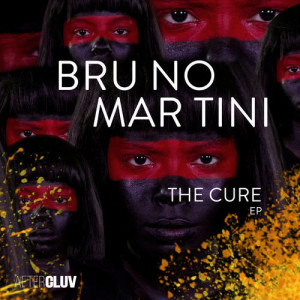ดาวน์โหลดและฟังเพลง Fades (Extended) พร้อมเนื้อเพลงจาก Bruno Martini