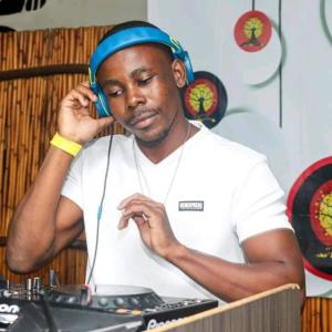 Album Mapara a di'Polo (feat. Gmaster, Being Chikittah & Colombian) from DJ Extreme
