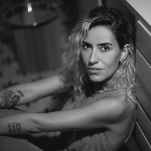 收聽Bahar Sönmez的Zaman (Akustik)歌詞歌曲