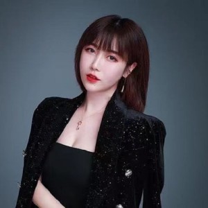 Dengarkan lagu 不该用情 (温柔女声版) nyanyian 童珺 dengan lirik
