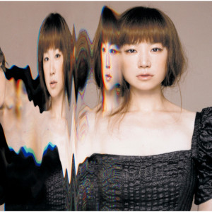 ดาวน์โหลดและฟังเพลง Futari No Story พร้อมเนื้อเพลงจาก ดารานักร้องหลายคน