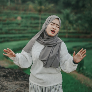 Listen to Cukup song with lyrics from Woro Widowati