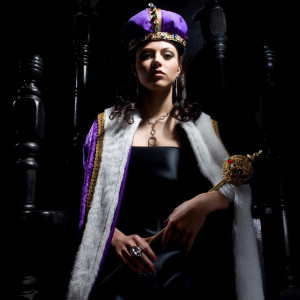 ดาวน์โหลดและฟังเพลง Queen Esther's Battle พร้อมเนื้อเพลงจาก Dani Mac