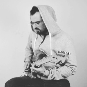 Dengarkan Easy On Me lagu dari MattRach dengan lirik