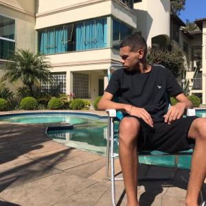 Listen to Malvado Favorito (Explicit) song with lyrics from Kosta