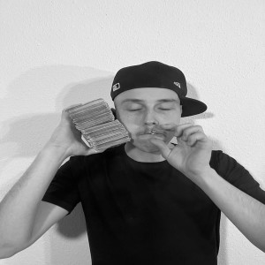 Listen to Alle (Explicit) song with lyrics from Don C
