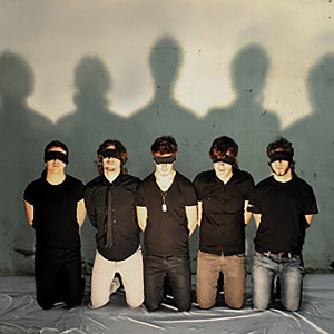收聽Under Static Movement的Under Pressure Living歌詞歌曲