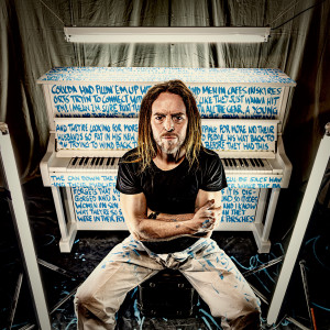 ดาวน์โหลดและฟังเพลง Airport Piano (其他) พร้อมเนื้อเพลงจาก Tim Minchin