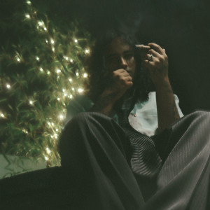 ดาวน์โหลดและฟังเพลง Eu Me Odeio Mil Milhões พร้อมเนื้อเพลงจาก Sobral