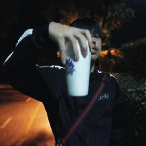Dengarkan EVERYDAY (Explicit) lagu dari Young J dengan lirik
