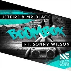 收聽JETFIRE的BoomBox (feat. Sonny Wilson)歌詞歌曲
