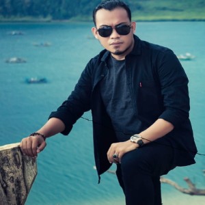 Dengarkan DJ Cinta Membawa Derita lagu dari Andra Respati dengan lirik