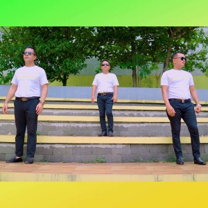 Elexis Trio的專輯Tumagon Ma Jomblo
