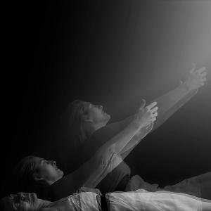 ดาวน์โหลดและฟังเพลง Near-Life Experience พร้อมเนื้อเพลงจาก The Suits