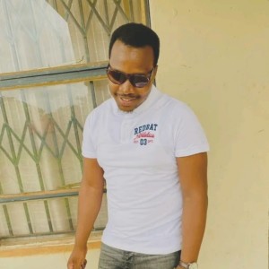 收聽King Kay Muimbi的Thi Ambari歌詞歌曲