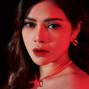 Album Ajariku Mencintaimu from Delladevina
