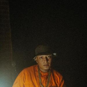 ดาวน์โหลดและฟังเพลง A Deriva พร้อมเนื้อเพลงจาก Enoq