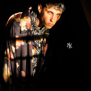 Listen to Background (Explicit) song with lyrics from Geny