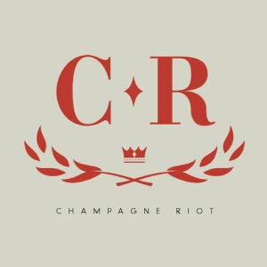 收聽Champagne Riot的Moonstruck歌詞歌曲