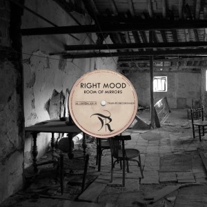 收听Right Mood的Protector歌词歌曲