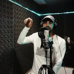 Dengarkan lagu SIGO... nyanyian alexis mc dengan lirik