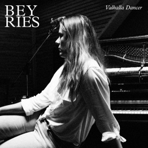 BEYRIES的專輯Valhalla Dancer